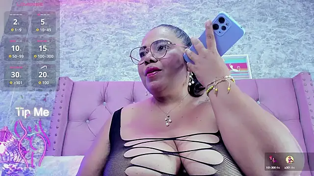 Snapshot of AshleyGrahams chatting on 09.27.25 AshleyGrahams online show from 09.27.25