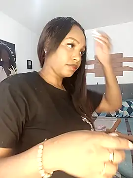 Snapshot of kitty__blackgl chatting on 01.14.25 kitty blackgl online show from 01.14.25