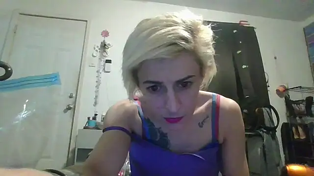Snapshot of watermellonpussy chatting on 05.20.26 watermellonpussy online show from 05.20.26