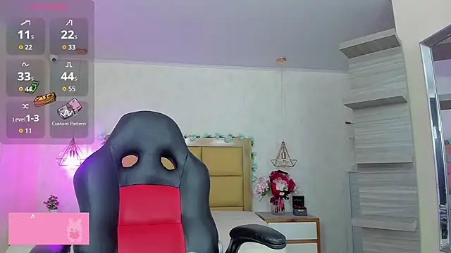 Snapshot of LARSONMIA chatting on 02.03.26 LARSONMIA online show from 02.03.26