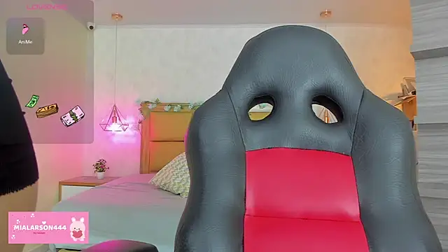 Snapshot of LARSONMIA chatting on 02.07.26 LARSONMIA online show from 02.07.26