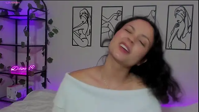 Snapshot of Megan_Rodrigo chatting on 03.19.25 Megan Rodrigo online show from 03.19.25