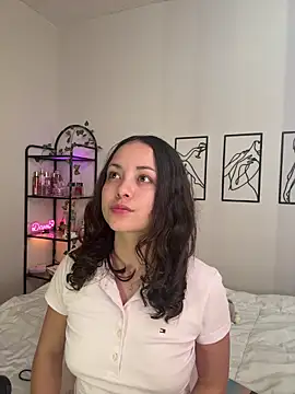 Snapshot of Megan_Rodrigo chatting on 11.23.25 Megan Rodrigo online show from 11.23.25