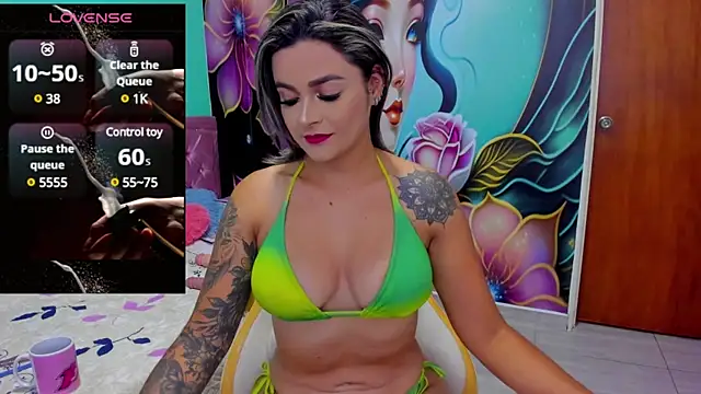 Snapshot of mia_bigtits17 chatting on 03.15.25 mia bigtits17 online show from 03.15.25