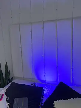 Amber Martins  online show from 02.25.25