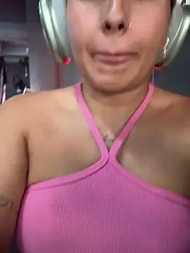 Amber Martins  online show from 03.04.25