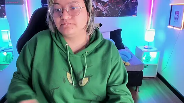 lucky-leah online show from 09.12.25