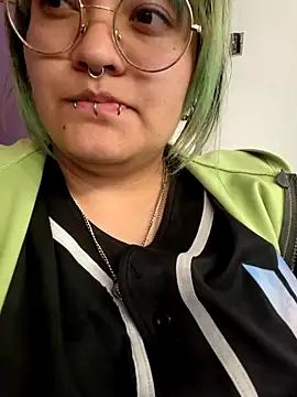 lucky-leah online show from 09.19.25