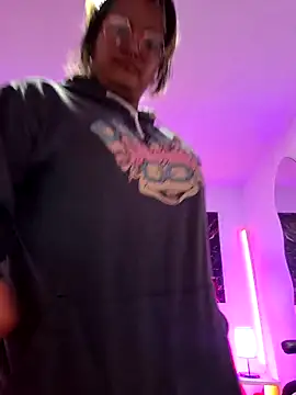 lucky-leah online show from 10.15.25