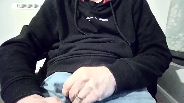 hornyguyuk1973 online show from 04.09.26