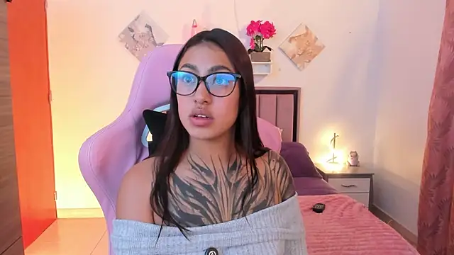 Snapshot of Kayla_foxxy chatting on 06.30.26 Kayla foxxy online show from 06.30.26