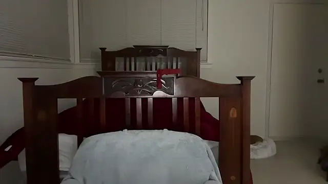 Snapshot of YUMIandbigWOLF chatting on 02.03.26 YUMIandbigWOLF online show from 02.03.26