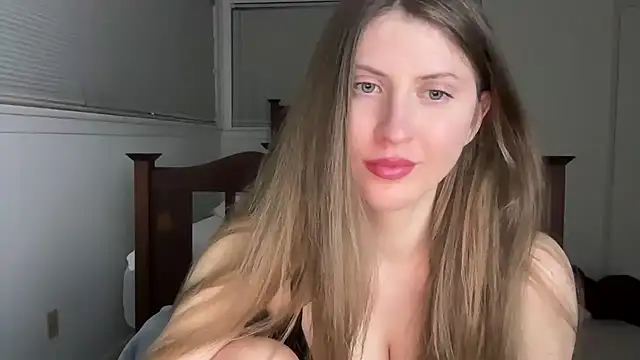 Snapshot of YUMIandbigWOLF chatting on 02.25.26 YUMIandbigWOLF online show from 02.25.26