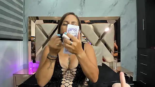 Susy wisee online show from 02.13.25