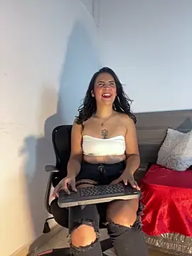 Mila cams1  online show from 12.20.25