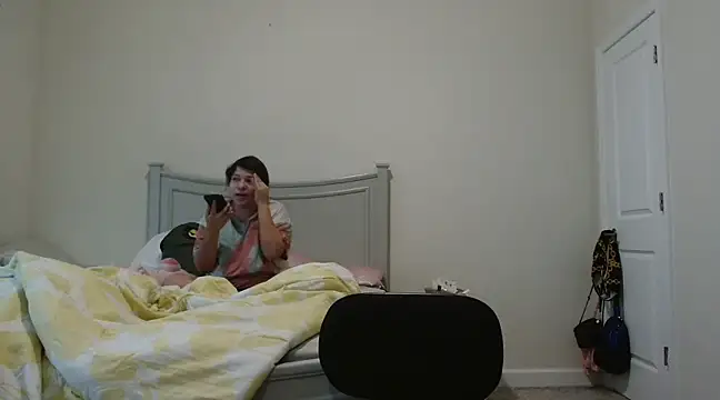 Snapshot of Crazyfunroom chatting on 12.10.24 Crazyfunroom online show from 12.10.24