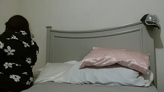 Snapshot of Crazyfunroom chatting on 01.17.25 Crazyfunroom online show from 01.17.25