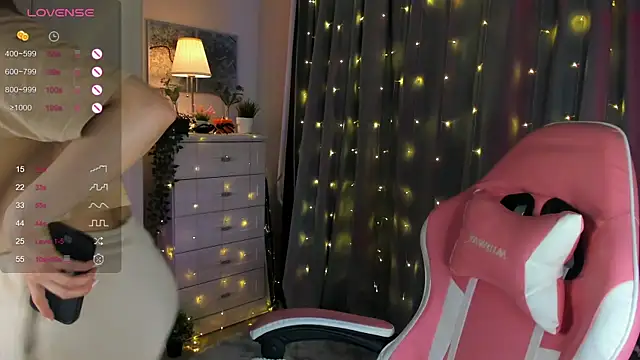 Snapshot of FreyaRaya chatting on 03.13.25 FreyaRaya online show from 03.13.25