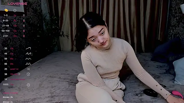 Snapshot of FreyaRaya chatting on 10.10.25 FreyaRaya online show from 10.10.25