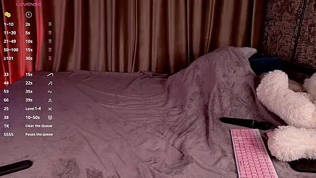 FreyaRaya online show from 04.16.26