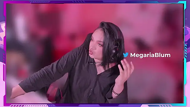 Snapshot of MegariaB chatting on 06.14.26 MegariaB online show from 06.14.26