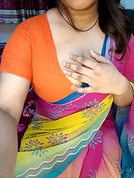 Snapshot of Dayna-36 chatting on 11.09.25 Dayna-36 online show from 11.09.25