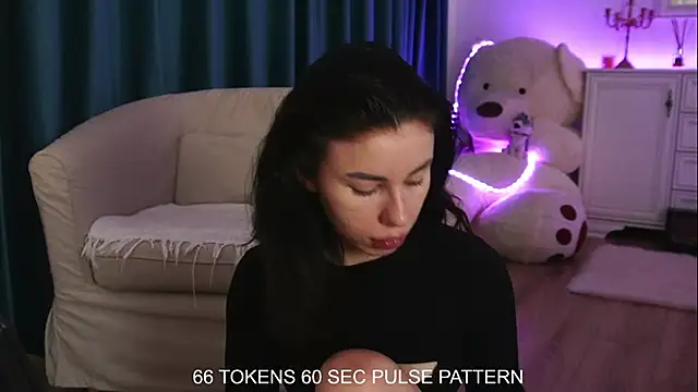 ivyleague  online show from 01.04.25