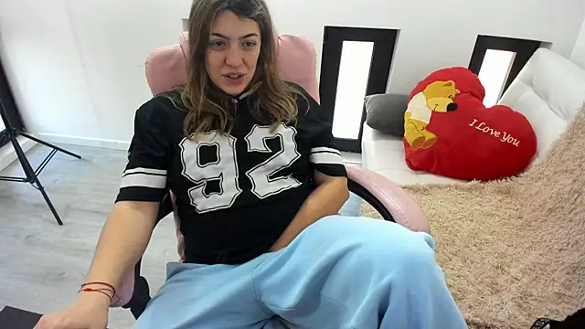 Dyana Kaylinn online show from 04.13.26