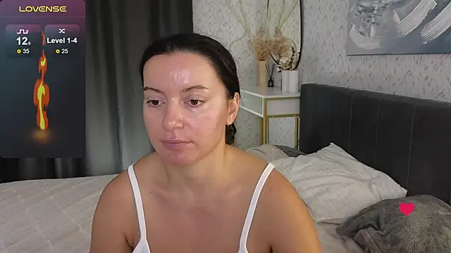 Snapshot of YourSweetDream_ chatting on 09.10.25 YourSweetDream online show from 09.10.25