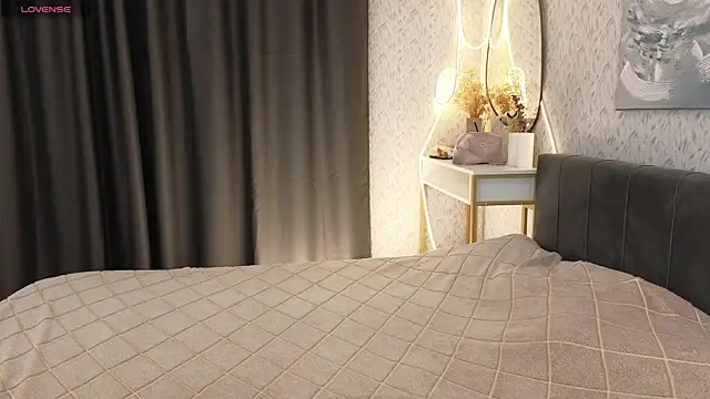 Snapshot of YourSweetDream_ chatting on 10.11.25 YourSweetDream online show from 10.11.25