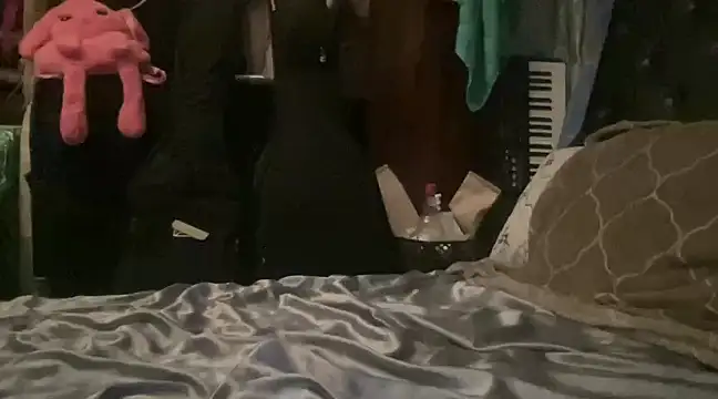 Snapshot of MommyConfident chatting on 01.06.25 MommyConfident online show from 01.06.25