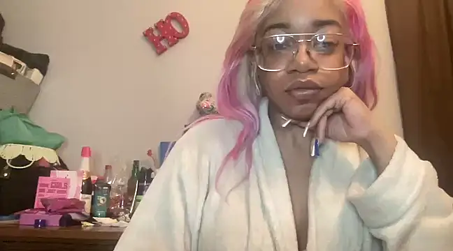 Snapshot of MommyConfident chatting on 03.03.25 MommyConfident online show from 03.03.25