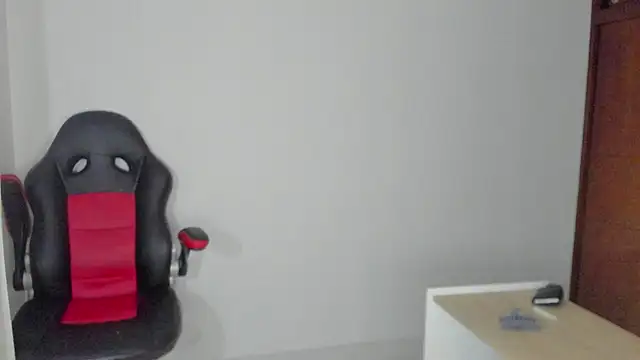 Snapshot of samy_jonnes_ chatting on 12.27.24 samy jonnes online show from 12.27.24