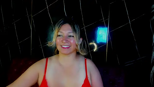 Snapshot of Devil_Sara chatting on 02.25.26 Devil Sara online show from 02.25.26