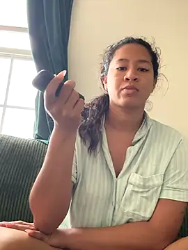 Snapshot of VanessaBling chatting on 11.09.25 VanessaBling online show from 11.09.25