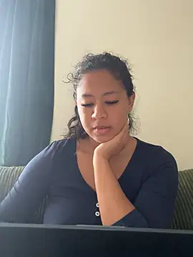 Snapshot of VanessaBling chatting on 02.19.26 VanessaBling online show from 02.19.26