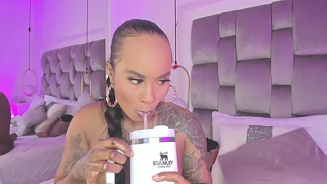 PamelaMendez  online show from 02.06.25