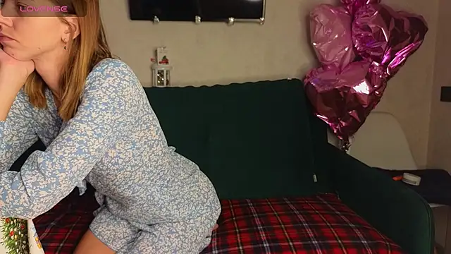 FoxLoveBasik online show from 12.27.24