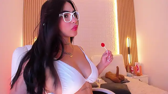 alyssa vargas online show from 10.13.25