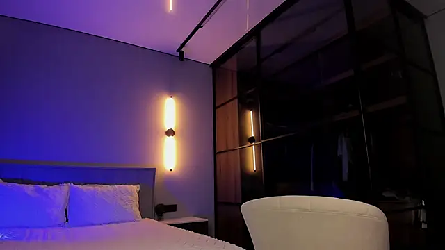 Snapshot of Amazing__bitch chatting on 11.18.25 Amazing bitch online show from 11.18.25