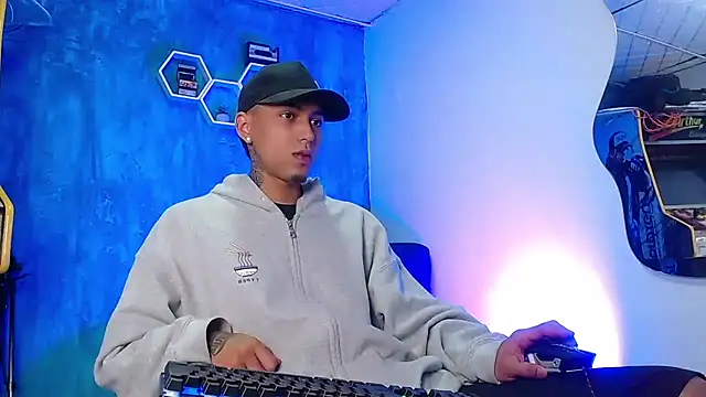 Liam lee online show from 01.12.25