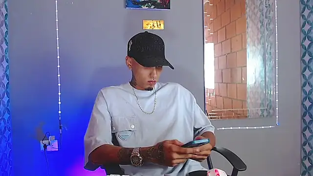 Snapshot of Liam_lee chatting on 07.11.26 Liam lee online show from 07.11.26