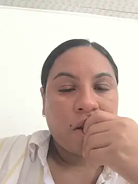 Snapshot of Francesca_ferrari chatting on 06.21.26 Francesca ferrari online show from 06.21.26