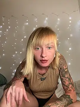 Snapshot of haileyhope_ chatting on 10.01.25 haileyhope online show from 10.01.25