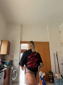 Snapshot of haileyhope_ chatting on 10.03.25 haileyhope online show from 10.03.25