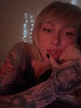 Snapshot of haileyhope_ chatting on 10.26.25 haileyhope online show from 10.26.25