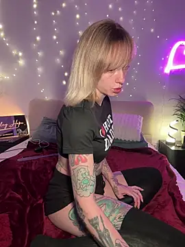 Snapshot of haileyhope_ chatting on 02.11.26 haileyhope online show from 02.11.26