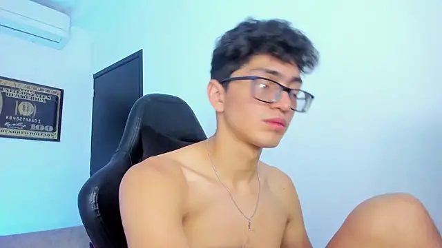 TylerWhite  online show from 02.08.25