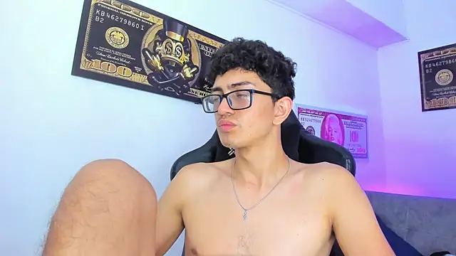 TylerWhite  online show from 03.11.25