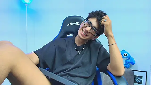 TylerWhite  online show from 09.12.25